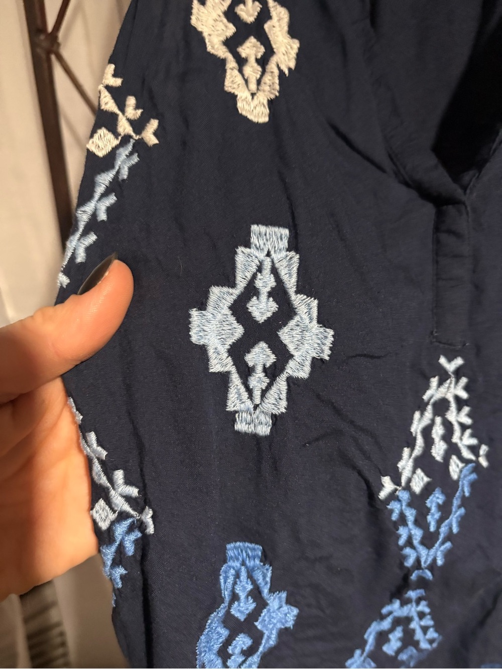 Lucky Brand Women’s Navy Embroidered Sleeveless Top - Picture 2 of 5
